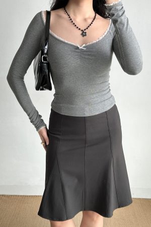 Ballet-Inspired Long Sleeve T-Shirt for Women with Lace Edges and Bow Detail - Chic Slim Fit Top for Spicy Y2K Style