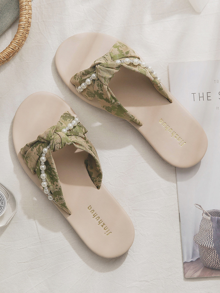 Beautiful Sheepskin Flat Sandals for Women - Summer French Style Beach Shoes, Perfect with Skirts - New Model 2025 Beautiful Sheepskin Flat Sandals for Women - Summer French Style Beach Shoes, Perfect with Skirts - New Model 2025