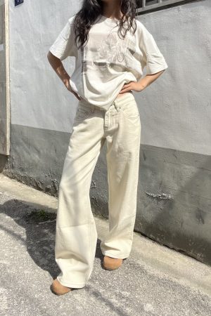 Beige Low-Waist Loose Slimming Straight Leg Pants for Petite Women - Spring 2025 Fashion Trend