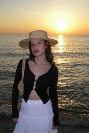 Black French Hollow-Out Knitted Cardigan for Women, Long Sleeve, Slim Fit, Sexy Niche Style, Trendy 90s Fashion