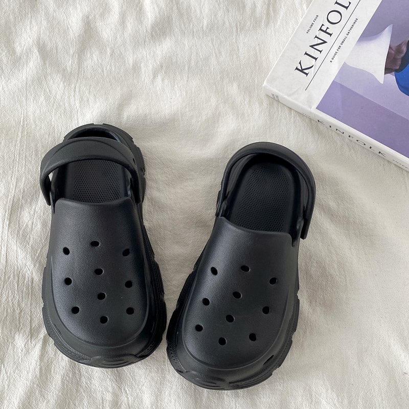 Black Thick-Soled Closed-Toe Hole Shoes for Women - 2025 Summer Outdoor Slippers, Beach Style, Cool Casual Footwear Black Thick-Soled Closed-Toe Hole Shoes for Women - 2025 Summer Outdoor Slippers, Beach Style, Cool Casual Footwear