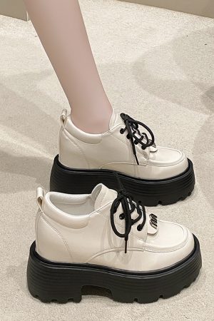 Black Thick-Soled Platform Loafers for Women - 2024 Vintage British College Style Low-Height Height-Increasing Flats