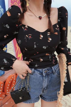 Black Vintage Square Neck Long Sleeve Shirt for Women - Slimming Waist-Cinching Design, Playful French Style, Perfect for Vacation