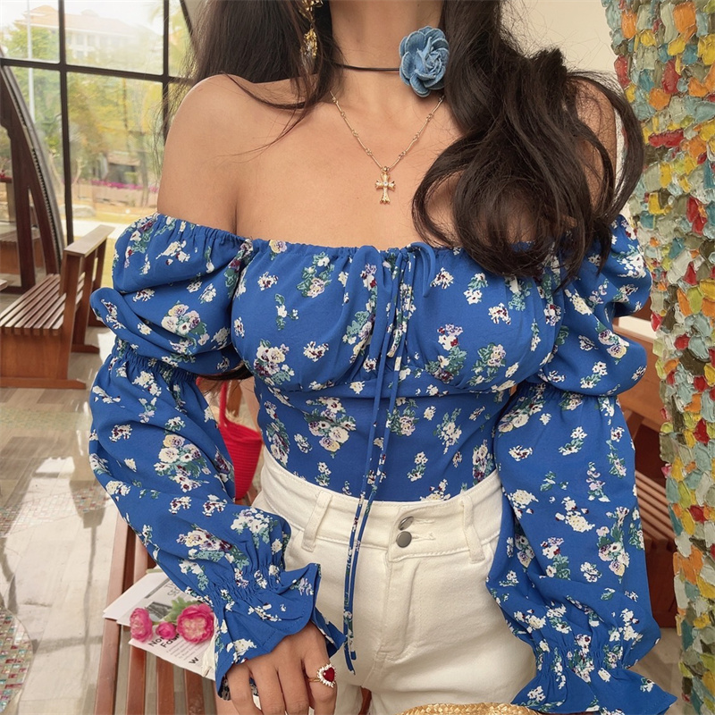 Blue Floral Cropped Blouse Shirt with French Square Neck and Lantern Sleeves for 2025 Spring/Summer Vacation Style Blue Floral Cropped Blouse Shirt with French Square Neck and Lantern Sleeves for 2025 Spring/Summer Vacation Style