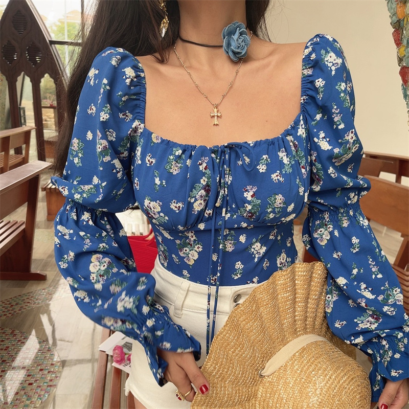 Blue Floral Cropped Blouse Shirt with French Square Neck and Lantern Sleeves for 2025 Spring/Summer Vacation Style Blue Floral Cropped Blouse Shirt with French Square Neck and Lantern Sleeves for 2025 Spring/Summer Vacation Style