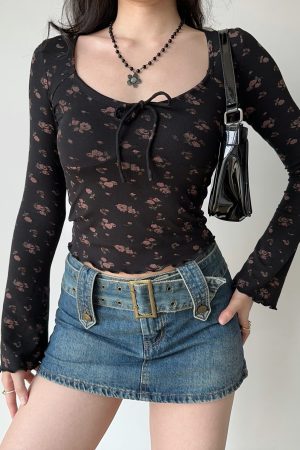 Bowknot Printed U-Neck Long Sleeve T-Shirt for Women - Slim Fit European American Style - Trendy 90s Inspired Short Top