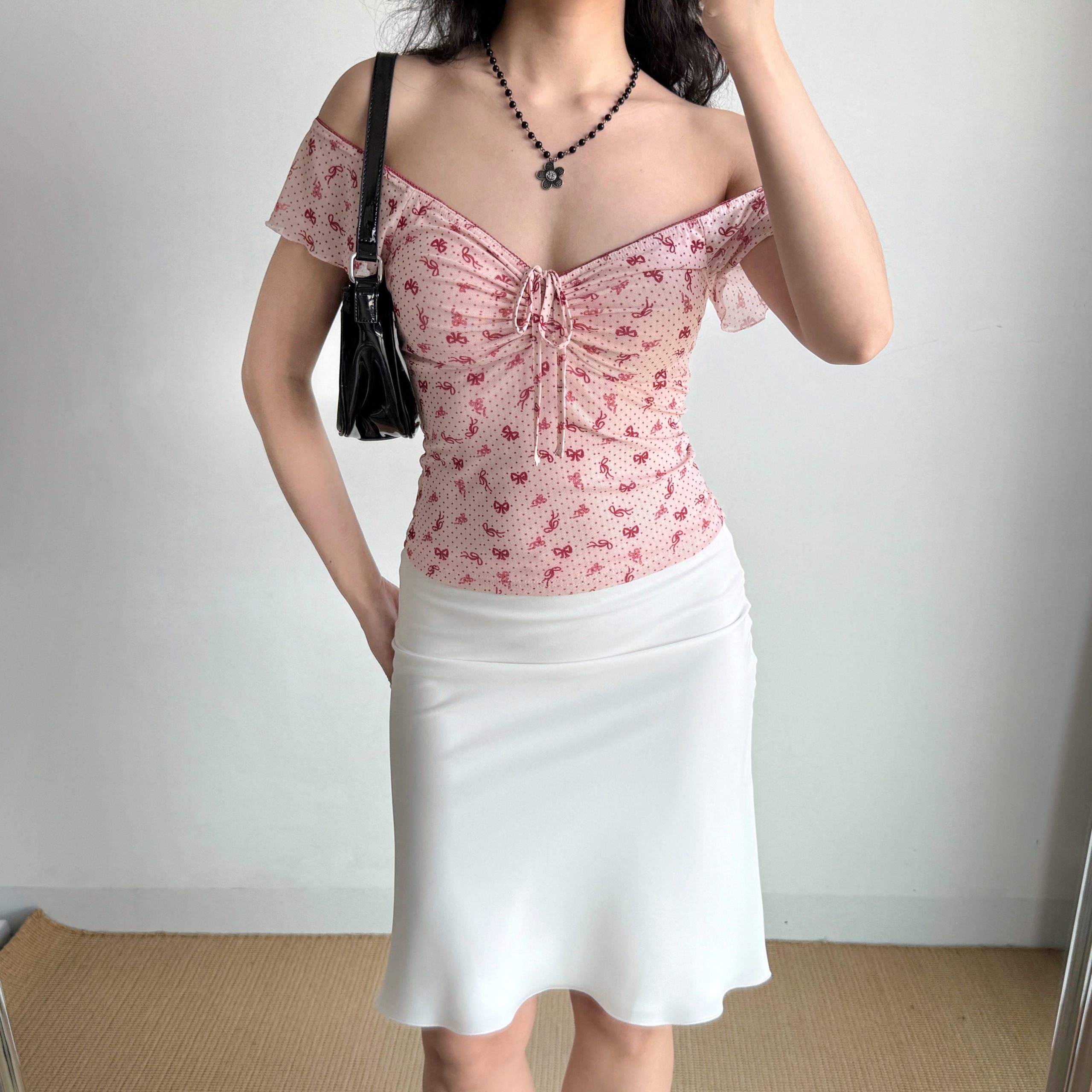 Bowknot Printed V-Neck Short Sleeve Mesh T-Shirt for Women - Slim Fit European American Style Summer Top Bowknot Printed V-Neck Short Sleeve Mesh T-Shirt for Women - Slim Fit European American Style Summer Top