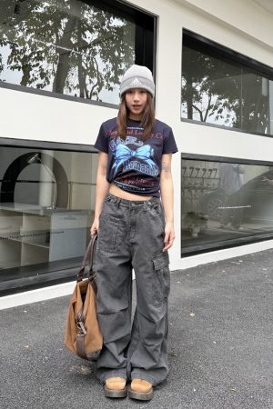 Butterfly Knot Print Short Sleeve T-Shirt for Women - American Style, Loose Fit, Casual Round Neck Top, 90s Inspired Fashion