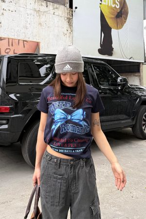 Butterfly Knot Print Short Sleeve T-Shirt for Women - American Style, Loose Fit, Casual Round Neck Top, 90s Inspired Fashion