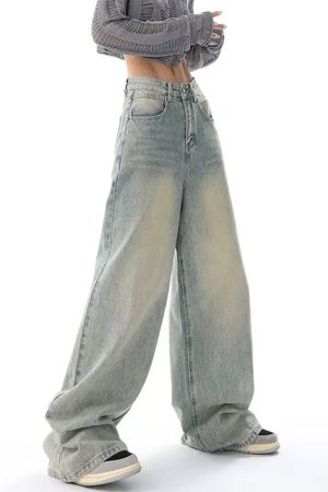Casual Day Outfits, Easy Trendy Outfits 90's Light Wash Baggy Jeans