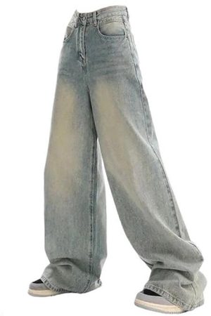 Casual Day Outfits, Easy Trendy Outfits 90's Light Wash Baggy Jeans