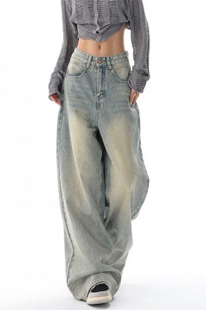 Casual Day Outfits, Easy Trendy Outfits 90's Light Wash Baggy Jeans