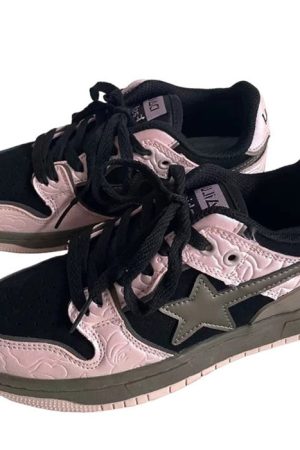 Casual Day Outfits, Easy Trendy Outfits Black & Pink Star Sneakers