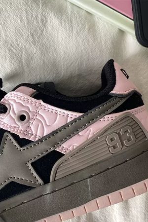 Casual Day Outfits, Easy Trendy Outfits Black & Pink Star Sneakers