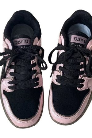 Casual Day Outfits, Easy Trendy Outfits Black & Pink Star Sneakers