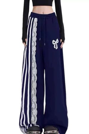 Casual Day Outfits, Easy Trendy Outfits Blokette Aesthetic Striped Pants