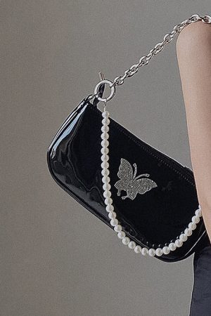 Casual Day Outfits, Easy Trendy Outfits Butterfly Baguette Bag