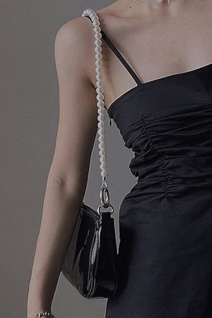 Casual Day Outfits, Easy Trendy Outfits Butterfly Baguette Bag