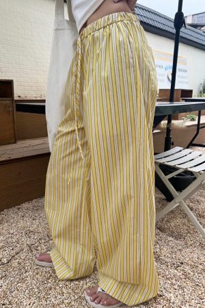 Casual Day Outfits, Easy Trendy Outfits Casual Friday Striped Pants