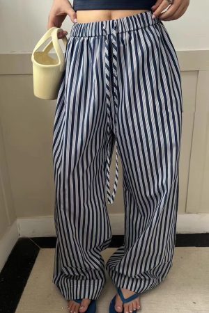 Casual Day Outfits, Easy Trendy Outfits Casual Friday Striped Pants