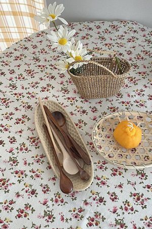 Casual Day Outfits, Easy Trendy Outfits Cottage Calling Floral Tablecloth