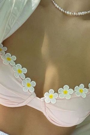 Casual Day Outfits, Easy Trendy Outfits Cottagecore Daisy Bralette Top