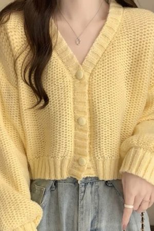 Casual Day Outfits, Easy Trendy Outfits Danish Pastel Cropped Cardigan