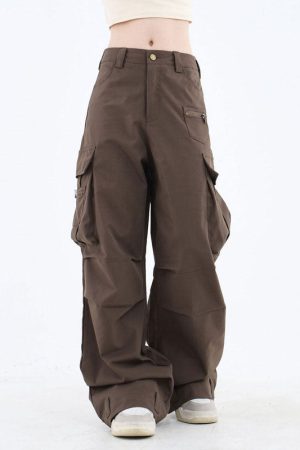 Casual Day Outfits, Easy Trendy Outfits Downtown Girl Brown Cargo Pants