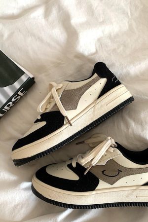 Casual Day Outfits, Easy Trendy Outfits Face Embroidery Aesthetic Black Sneakers