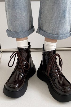 Casual Day Outfits, Easy Trendy Outfits Fall Aesthetic Lacquered Lace Up Boots