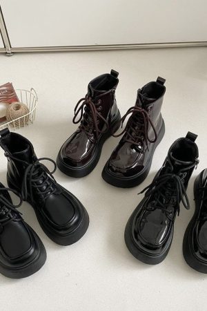 Casual Day Outfits, Easy Trendy Outfits Fall Aesthetic Lacquered Lace Up Boots