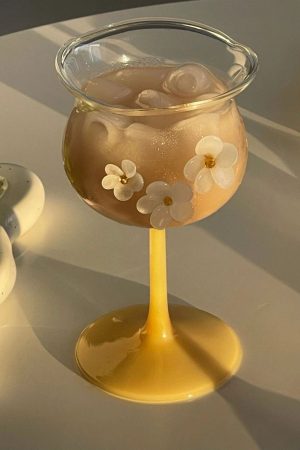 Casual Day Outfits, Easy Trendy Outfits Flower-Designed Asymmetric Aesthetic Glass