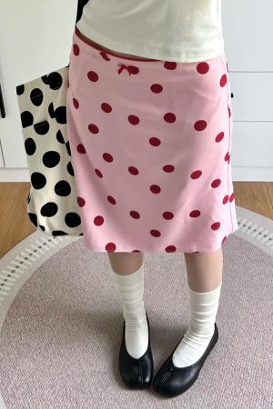 Casual Day Outfits, Easy Trendy Outfits French Kiss Polka Dot Knee-Length Skirt