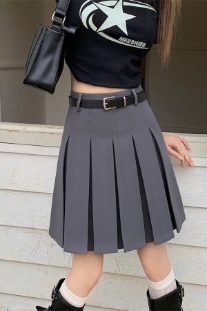 Casual Day Outfits, Easy Trendy Outfits Good Manners Knee-Length Pleated Skirt