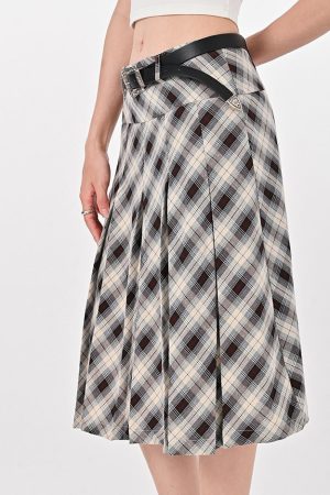 Casual Day Outfits, Easy Trendy Outfits Good Manners Plaid Kilt Skirt