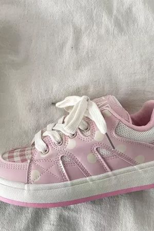 Casual Day Outfits, Easy Trendy Outfits Hashtag Drama Skater Sneakers