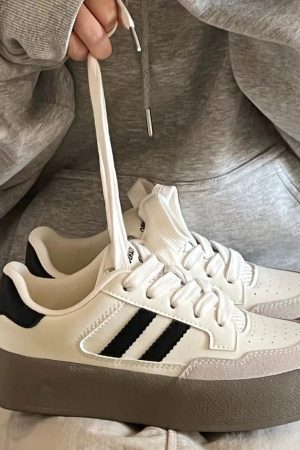 Casual Day Outfits, Easy Trendy Outfits High School Crush Sneakers