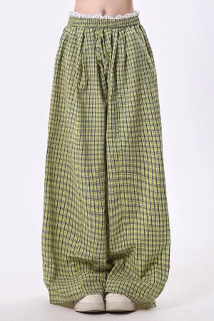 Casual Day Outfits, Easy Trendy Outfits Indie Aesthetic Green Plaid Pants