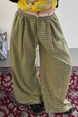 Casual Day Outfits, Easy Trendy Outfits Indie Aesthetic Green Plaid Pants