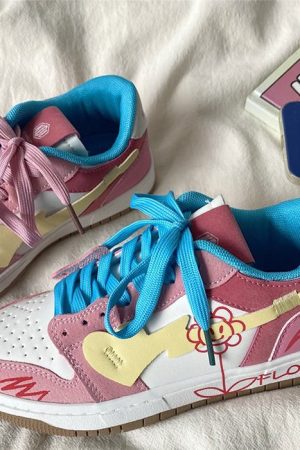 Casual Day Outfits, Easy Trendy Outfits Pastel Aesthetic Flower Sneakers