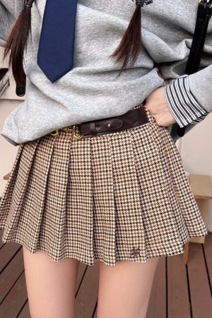 Casual Day Outfits, Easy Trendy Outfits Perfectly Preppy Mini Skirt