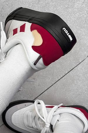 Casual Day Outfits, Easy Trendy Outfits Red Apple Sneakers