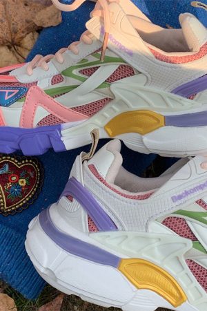 Casual Day Outfits, Easy Trendy Outfits Soft Girl Aesthetic Pastel Sneakers