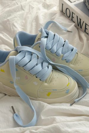 Casual Day Outfits, Easy Trendy Outfits Soft Girl Aesthetic Sneakers