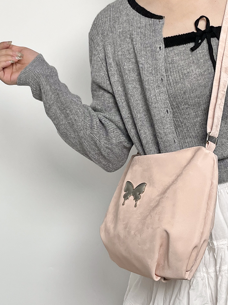 Casual Pink Crossbody Shoulder Bag for Women - Large Capacity Commuting Bag in Trendy Girl-Style Design Casual Pink Crossbody Shoulder Bag for Women - Large Capacity Commuting Bag in Trendy Girl-Style Design