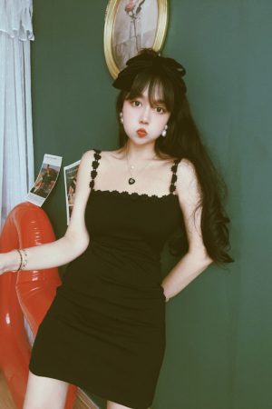 Chenopod Flower Shoulder Strap Black Camisole Dress - 2024 Spring/Summer French Lace Square Neck Vacation Dress for Hot Girls