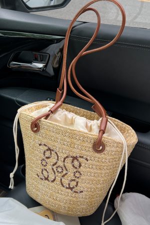 Chic Women's Summer 2025 Beach Straw Woven Shoulder Bucket Bag - Trendy Niche Fashion Accessory
