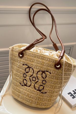 Chic Women's Summer 2025 Beach Straw Woven Shoulder Bucket Bag - Trendy Niche Fashion Accessory