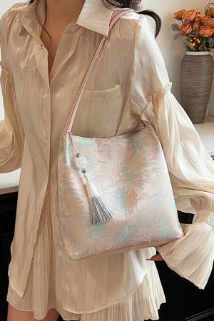 Chinese-Style Embroidered Single-Shoulder Bucket Bag for Women - 2025 Summer National Style Fashion, Large Capacity Commuting Tote