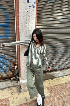 Color Block Striped Textured Button V-Neck High Elastic Slim Fit Knitted Cardigan for Women - 2025 Fashion Essential